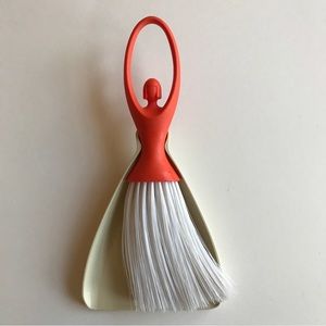 Ballerina mini Dustpan and Brush